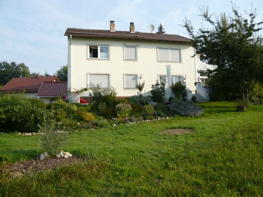 Neukirchen a. Inn - Gemeinde Neuburg/Inn: Großzügiges Einfamilienhaus mit Möglichkeit zur Aufteilung in zwei separate Wohnungen