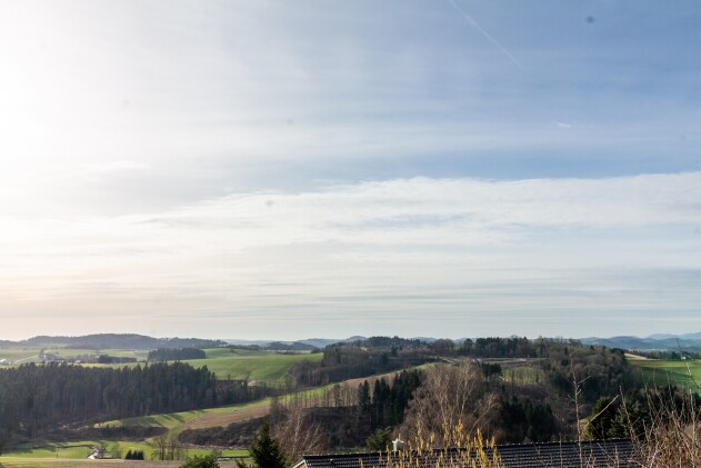 Einfamilienhaus - 180° WEITBLICK IN DIE FERNE Büchlberg/Denkhof: Einfamilienhaus in ruhiger Lage