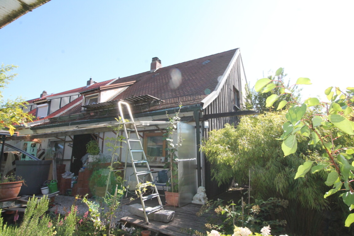 Landshut - Landshut - Moniberg Reiheneckhaus 60 m² Wohnfläche – Komplettsanierung notwendig