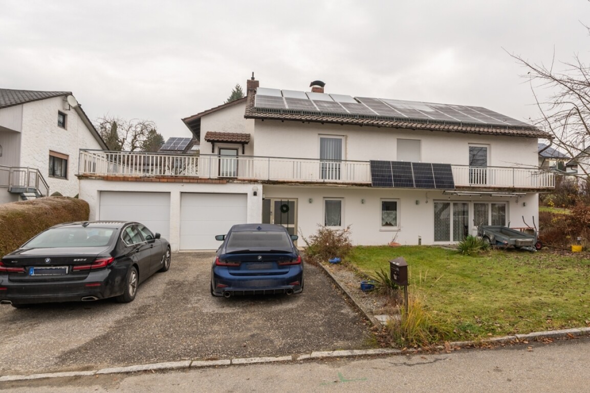 Großzügiges Einfamilienhaus mit Einliegerwohnung in Ortenburg