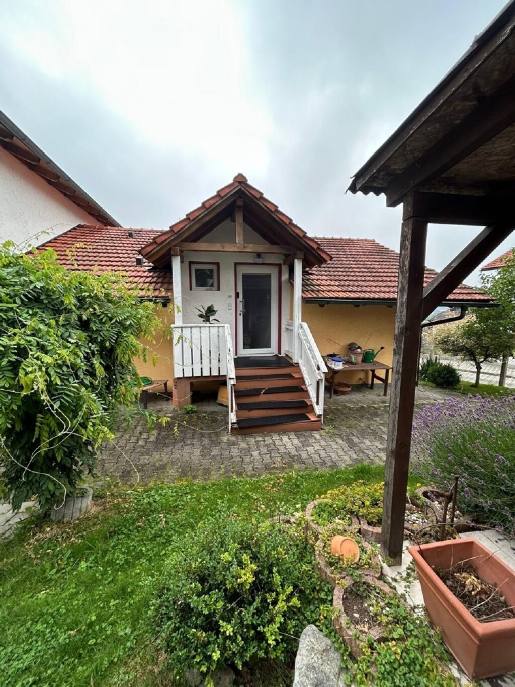 Einfamilienhaus-Anbau/3-Zimmer-ETW in Hohenau