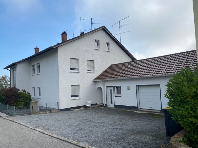 Mehrparteienhaus - Johanniskirchen 5 - 6 Parteienhaus mit EBK´s, Tageslichtbädern und eigenem Teich