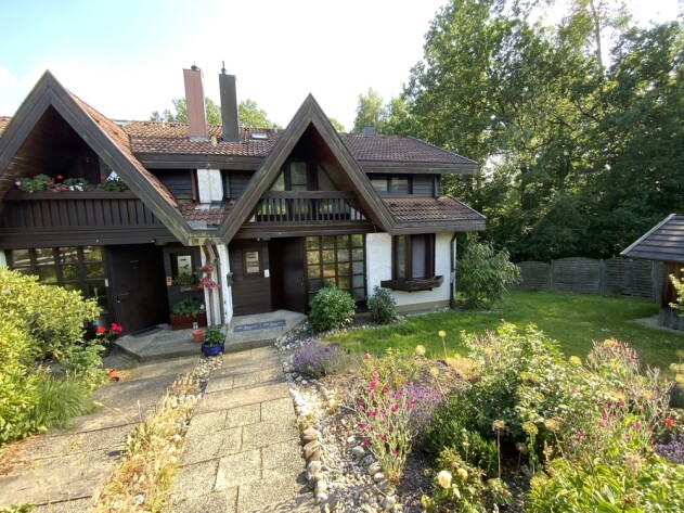 Doppelhaushälfte - Außergewöhnliche Architektur – Traumlage Passau-Rittsteig: Doppelhaushälfte in Split-Level-Bauweise