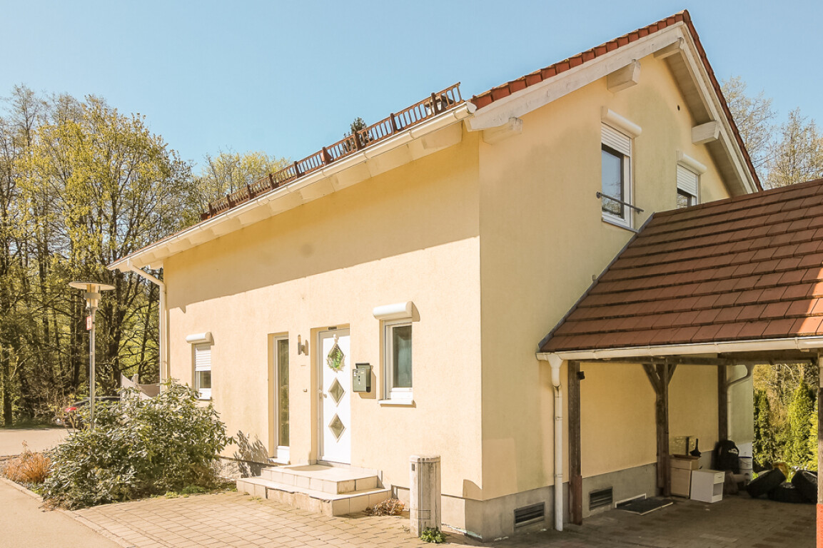 Passau-Kohlbruck: Einfamilienhaus renovierungsbedürftig, Grundstück auf Erbpacht