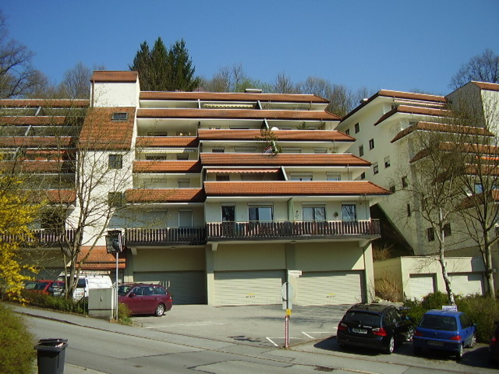 Vollmöbliert wohnen nähe Klinikum 1,5-Zimmer-Wohnung mit Duschbad, EBK und Terrasse