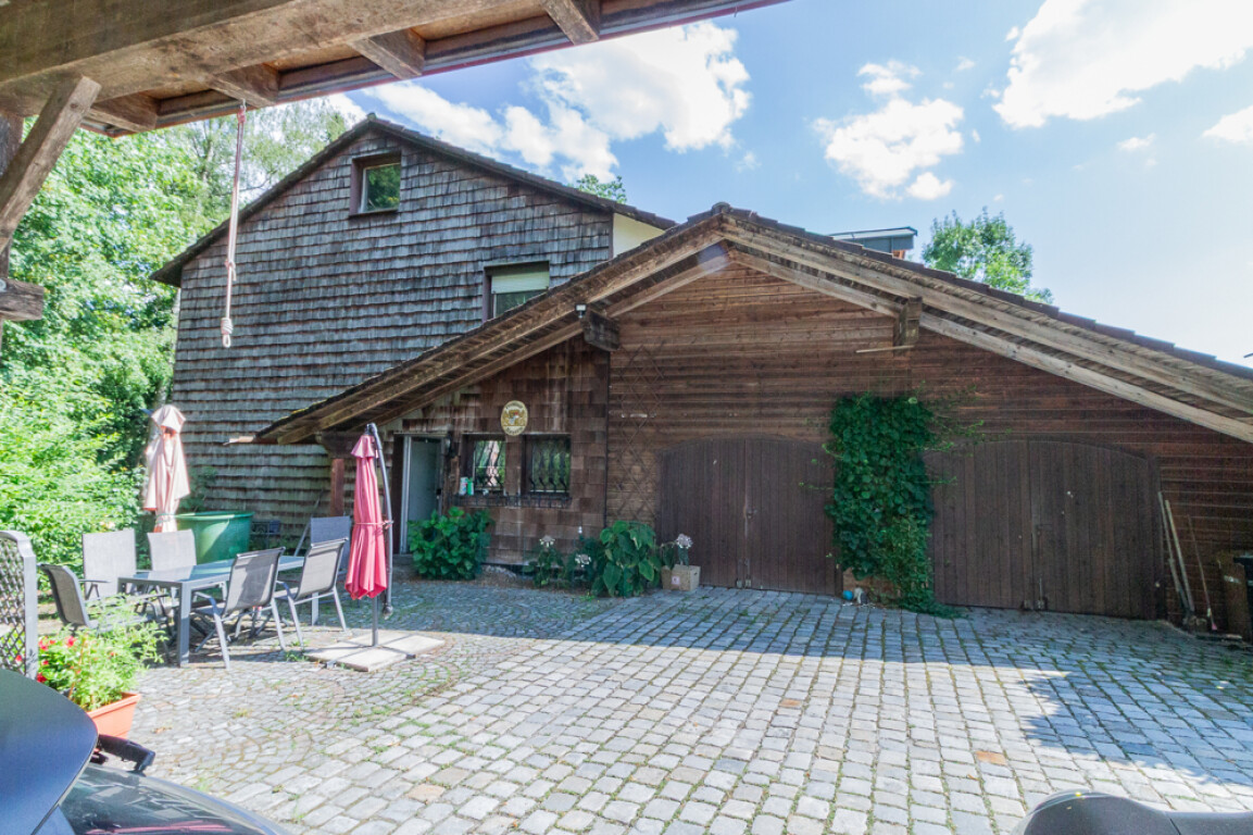 Passau - Passau-Rittsteig: Einfamilienhaus, Baujahr 1970 Waldrandlage, Renovierung notwendig