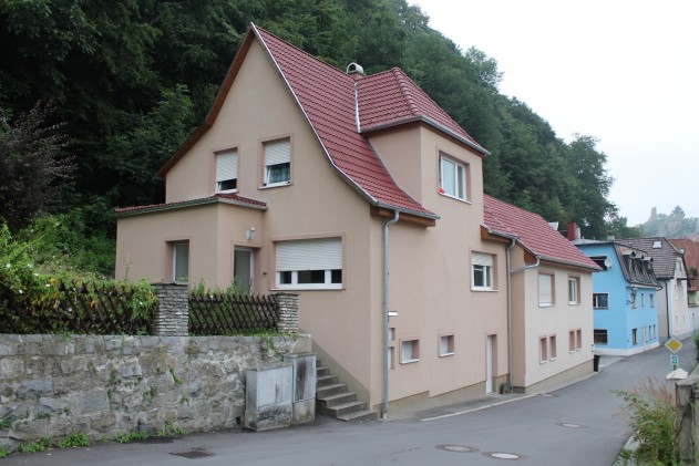 Haus mit 3 Wohnungen - Solide Kapitalanlage mit 7,7 % Rendite! Haus mit 3 Wohnungen