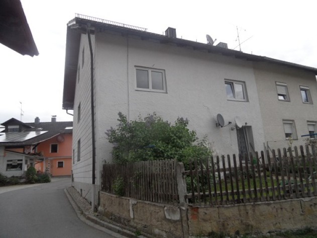 3-Parteienhaus - 3-Parteienhaus Nähe Tittling